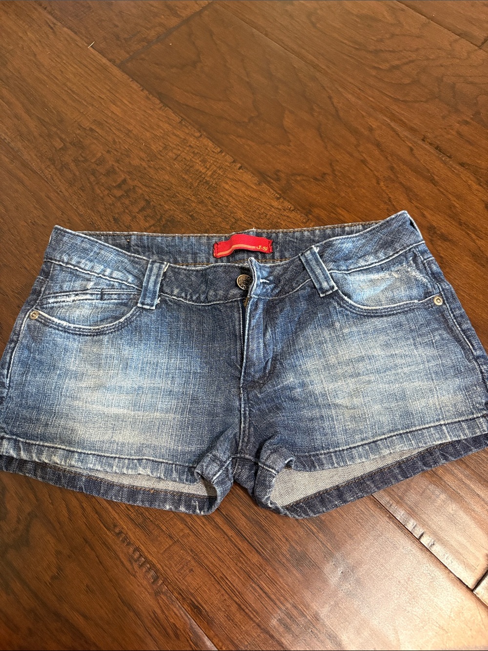 Y2K low rise short size 29 (juniors)